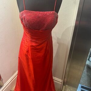 Elegant Red Evening gown